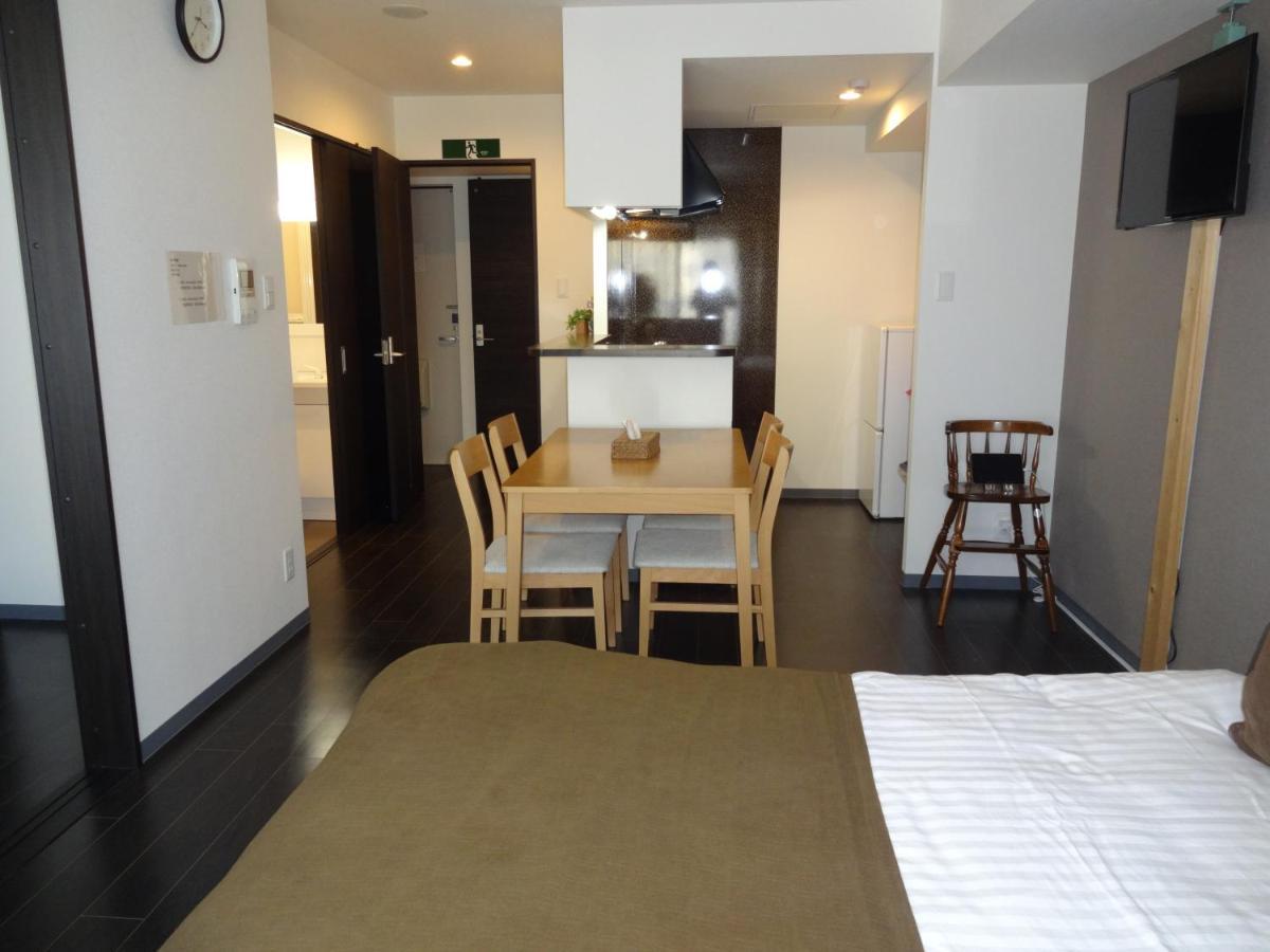 ようこそ札幌へ! 大通公園まで地下鉄10分 定員6名 Firetv完備 1階はセコマ Apartment Bagian luar foto