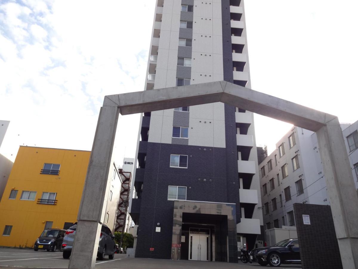 ようこそ札幌へ! 大通公園まで地下鉄10分 定員6名 Firetv完備 1階はセコマ Apartment Bagian luar foto